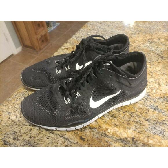 Nike Free Running Women's Sz. 8.5 TR Fit 4 629496-001 Black/White - Picture 1 of 11